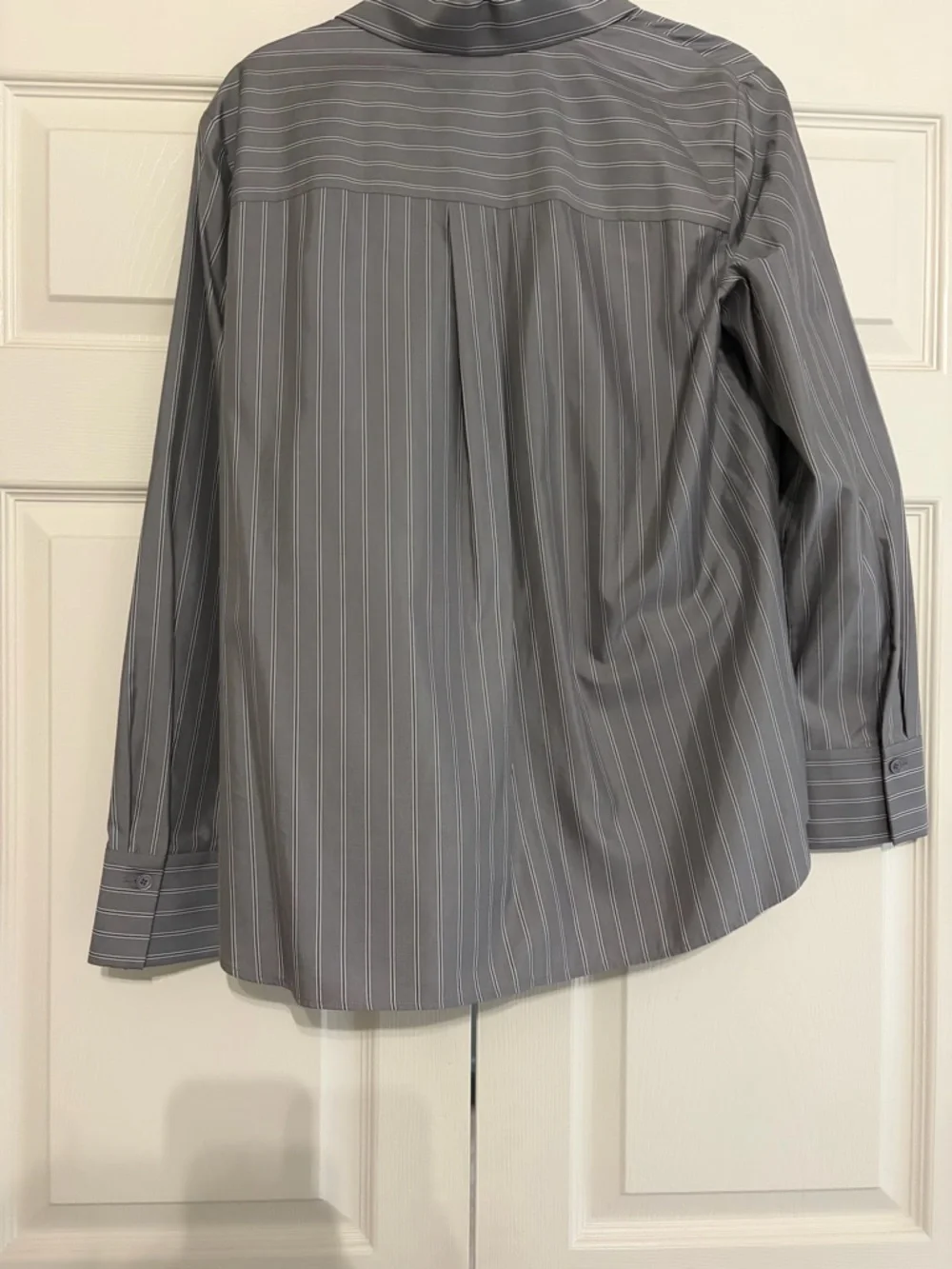Lafayette 148 New York Gray Pinstripe Cotton & Silk Button-Down NWT // L - Picture 4 of 5